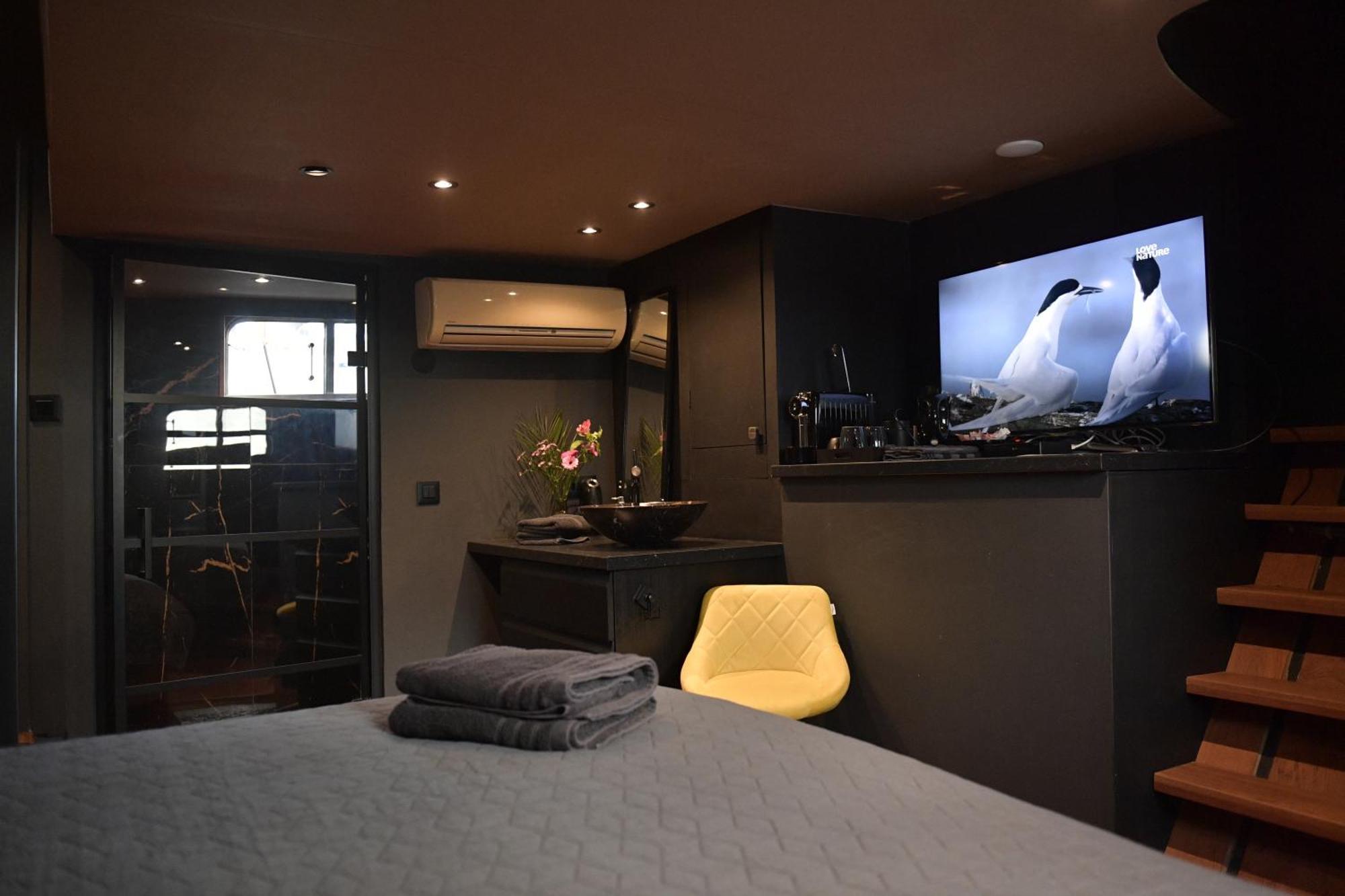 Euphrate Houseboat Amesterdão Exterior foto